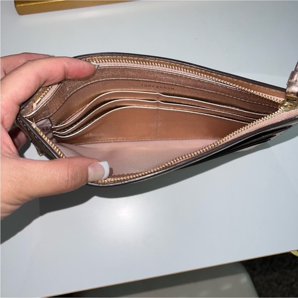 Tory Burch Rose Gold Card Holder - Picture 3 of 13